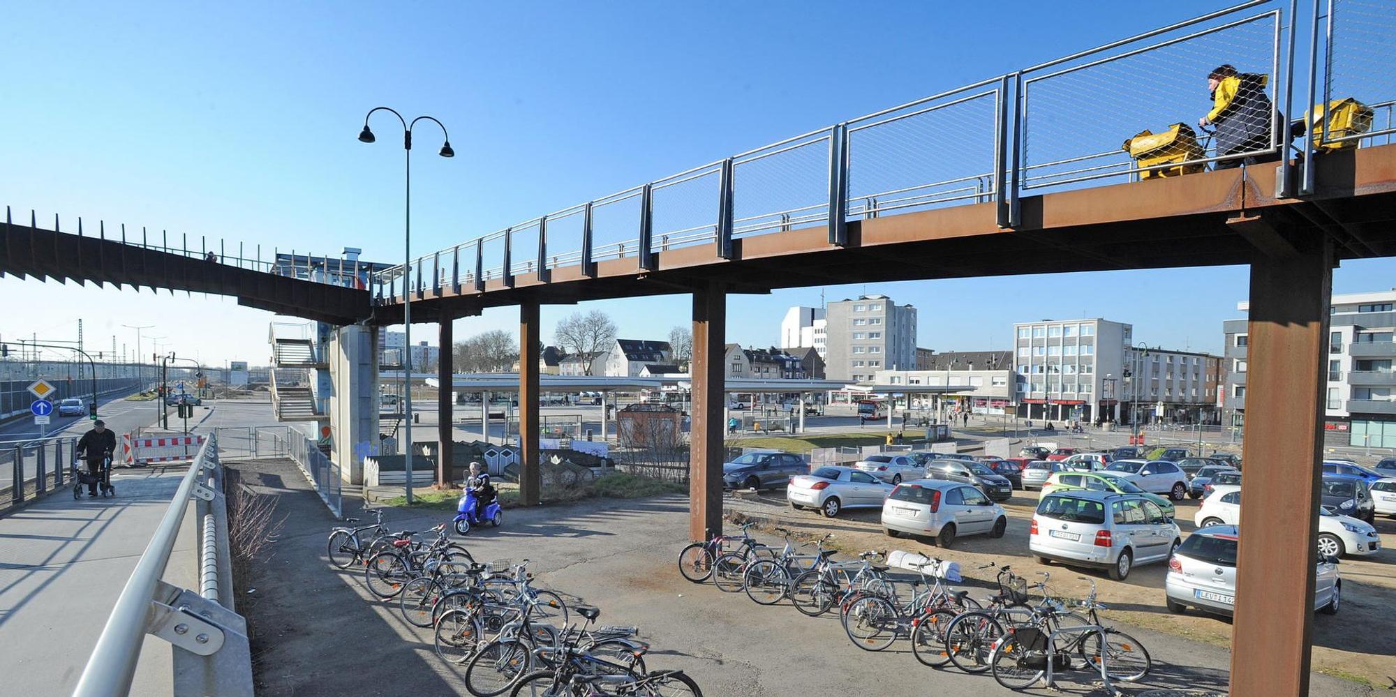 LE_bahnhof-opladen-_parkplatz(1)