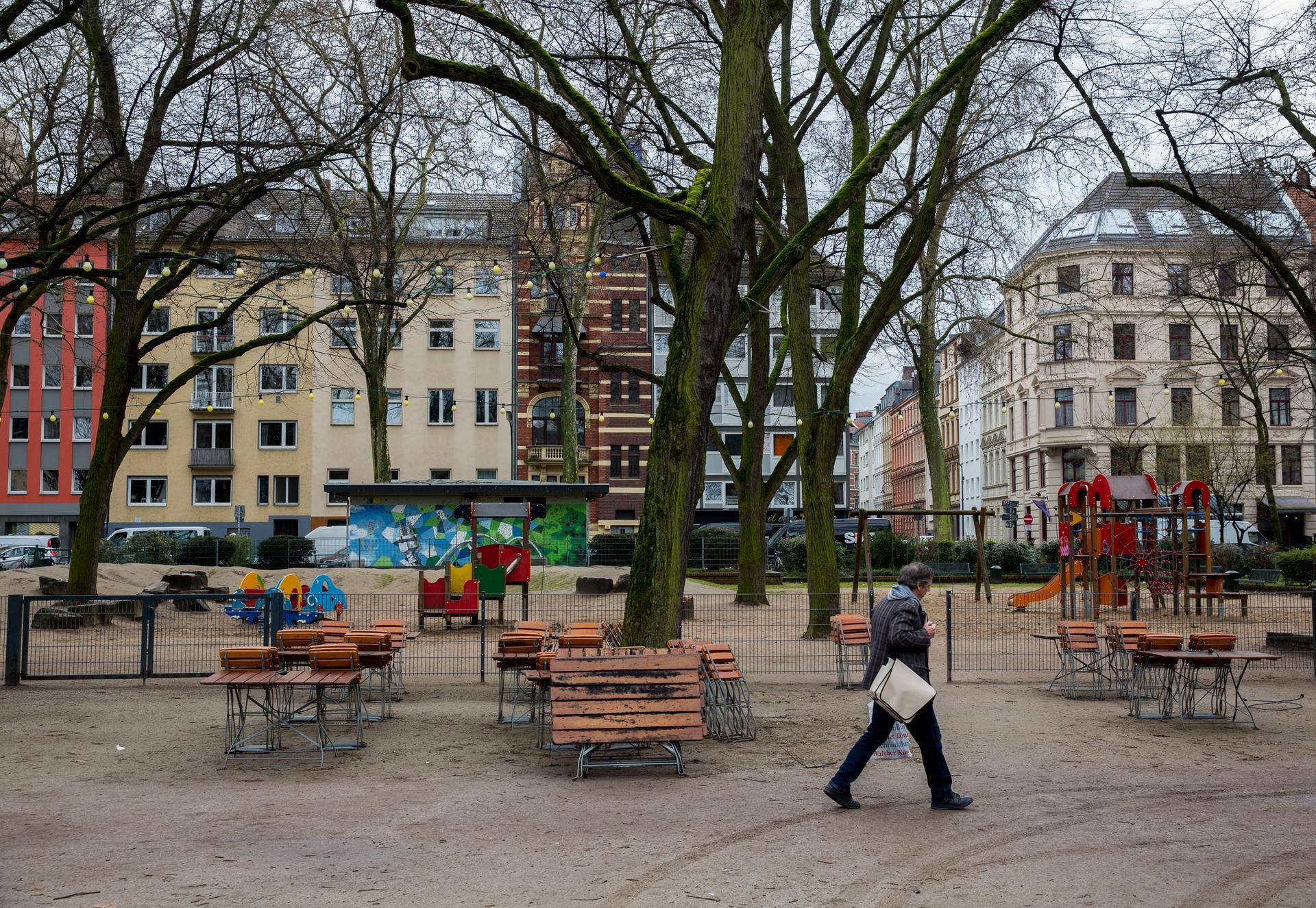 040418veedelscheck3