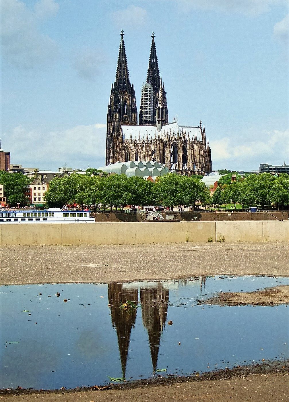 Leserinnen und Leser haben Fotos vom Kölner Dom eingesendet, nachdem Fotografen des „Kölner Stadt-Anzeiger“ Tipps gegeben haben.