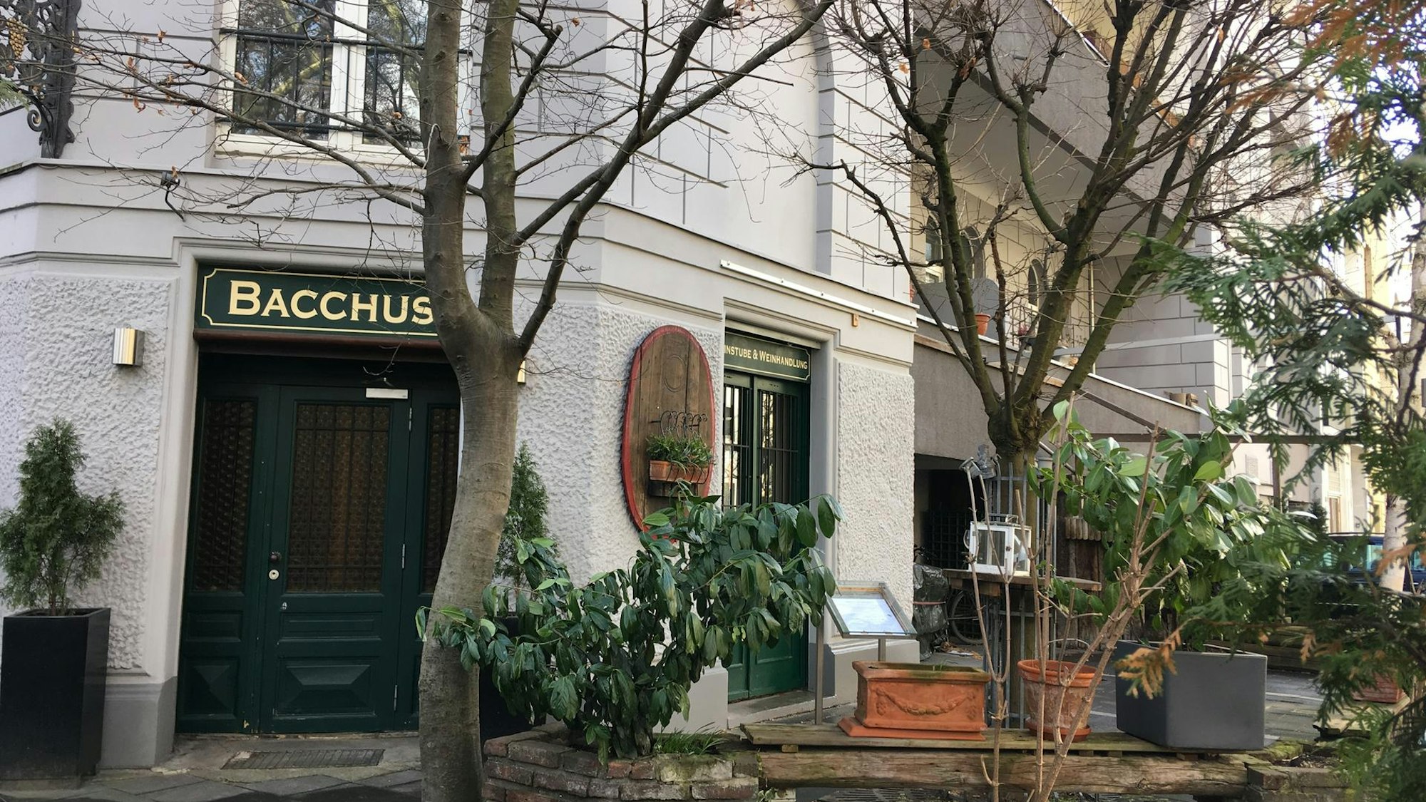 Die Weinstube Bacchus am Rathenauplatz in Köln.
