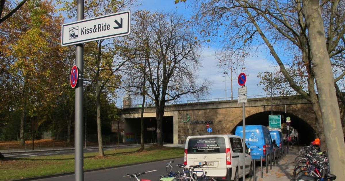 Verkehr in Köln: Neue „Kiss and Ride“-Parkplätze sorgen für Ärger