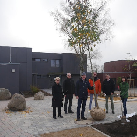 Baumspende_Schulhof_windeck