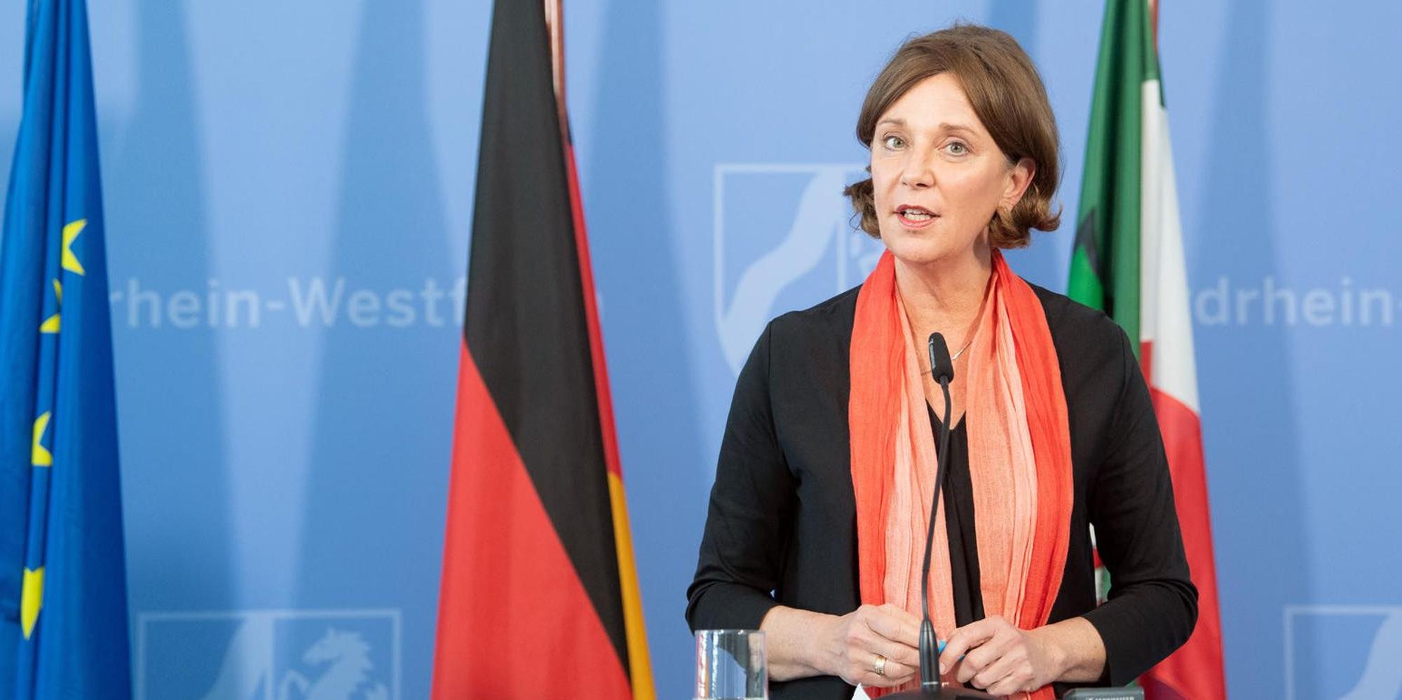 Yvonne Gebauer in der Kritik