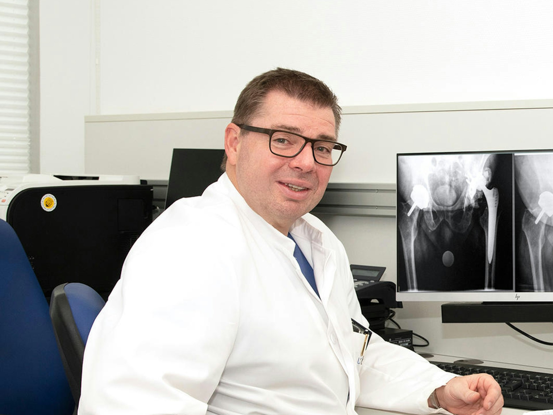 U-OUC-R-1502-Patient mit neuer Hüfte-2019-10-07-128724