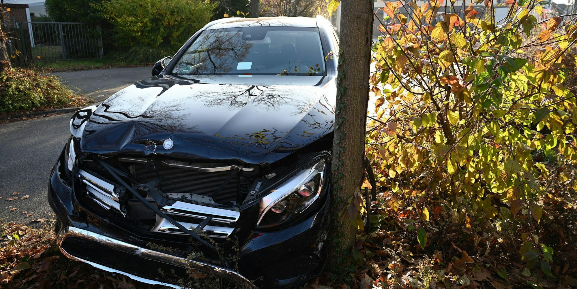 Unfall Kerpen Kreisel Rathaus