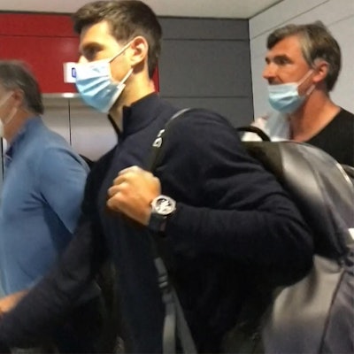 Djokovic am Flughafen