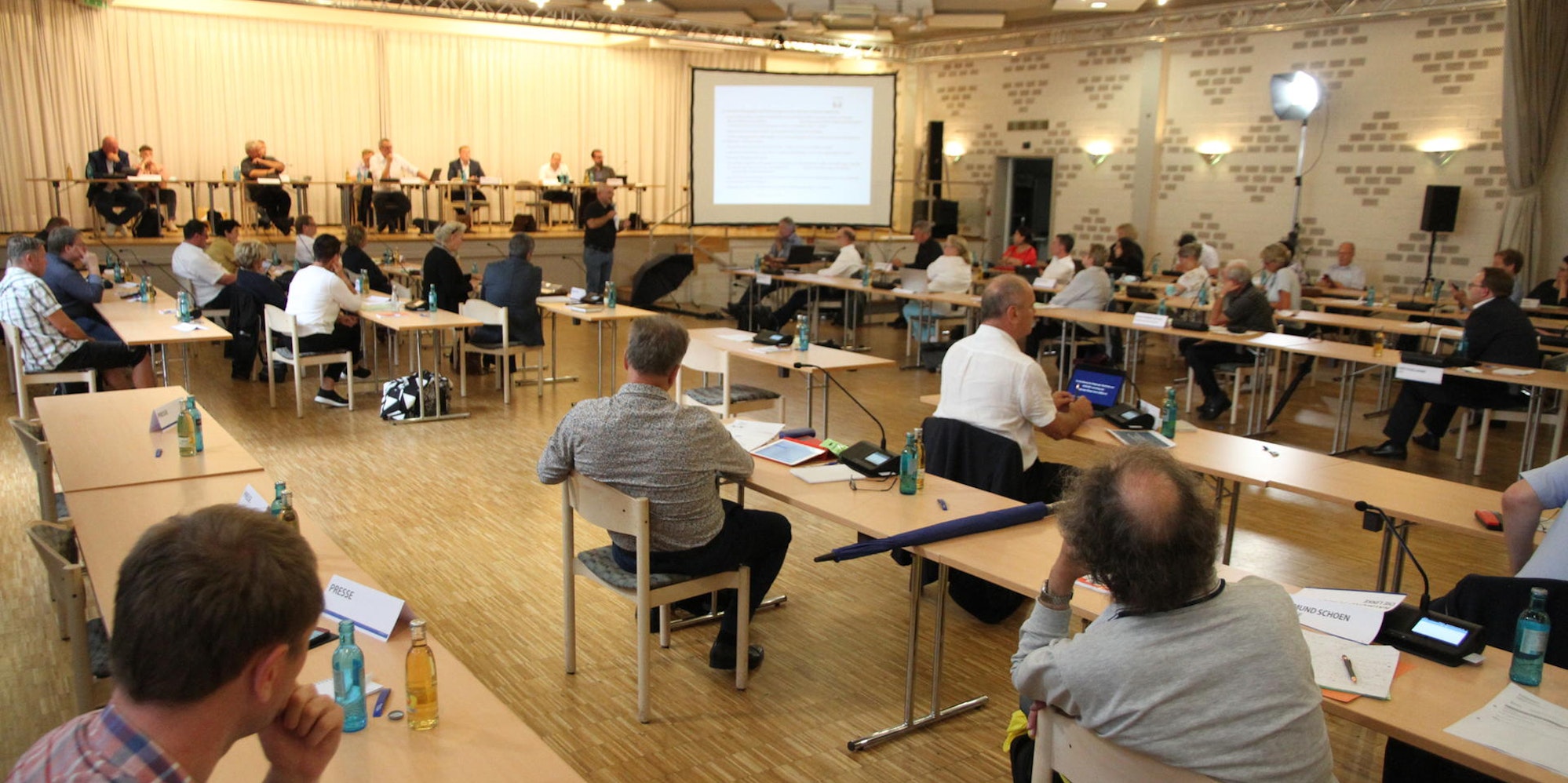 Sondersitzung_Siegburg_Luefter