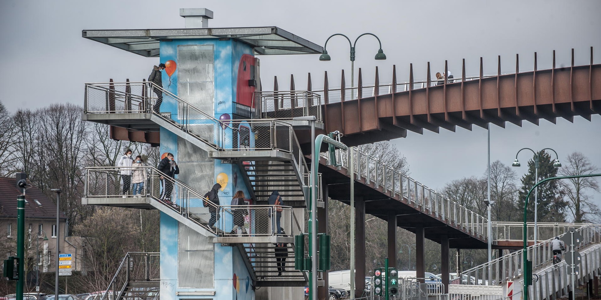 treppenturm-bahnhofsbruecke--leverkusen_ALF_6560