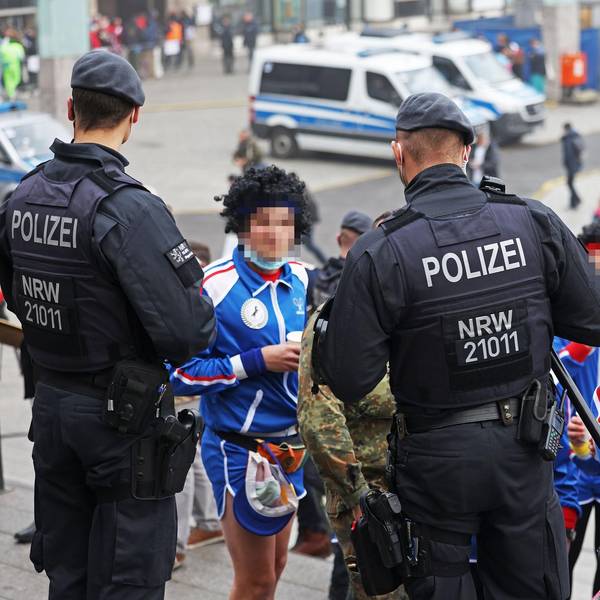 Polizei Karnevalisten