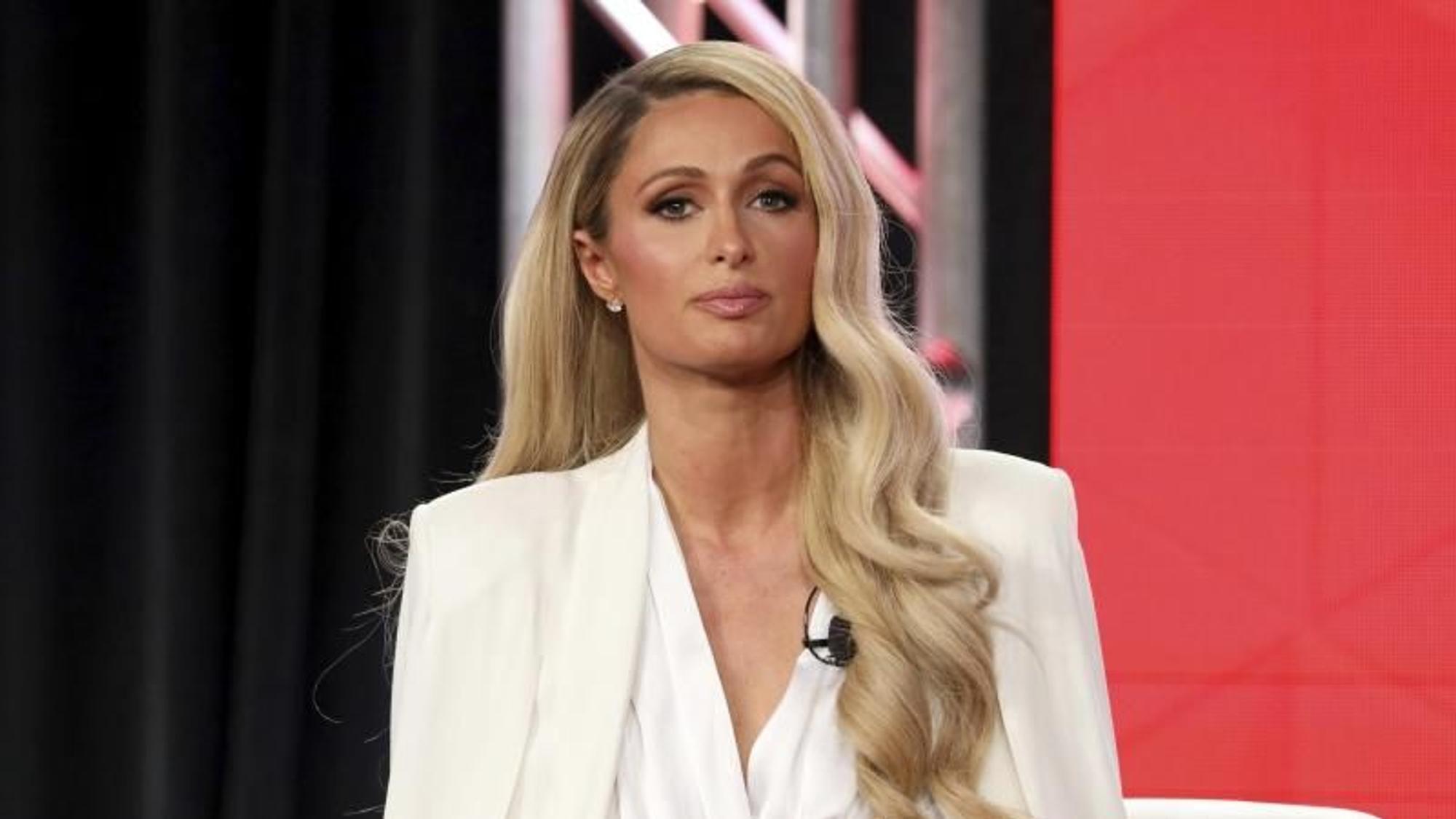 Paris Hilton bei einem Fernsehauftritt.