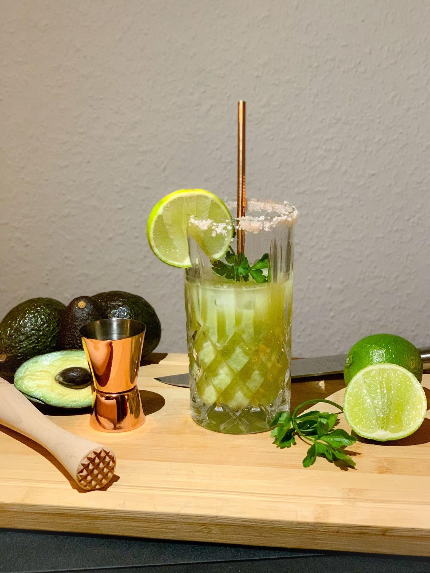 sommerdrink mit avocado