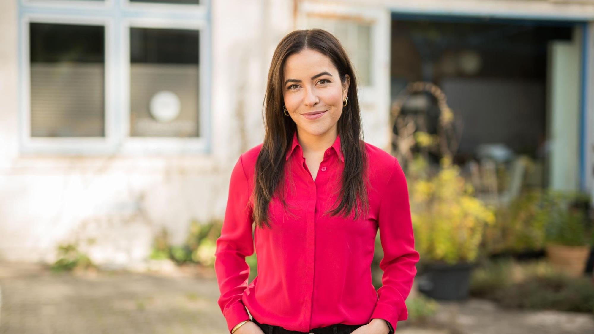 Aline Abboud lächelt.
