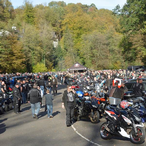Motorradkorso im Bergischen