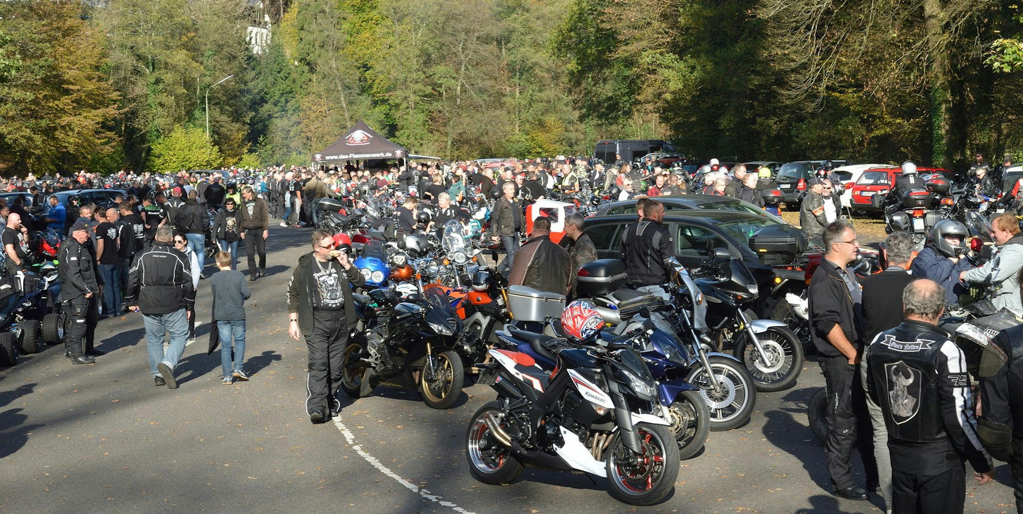 Motorradkorso im Bergischen
