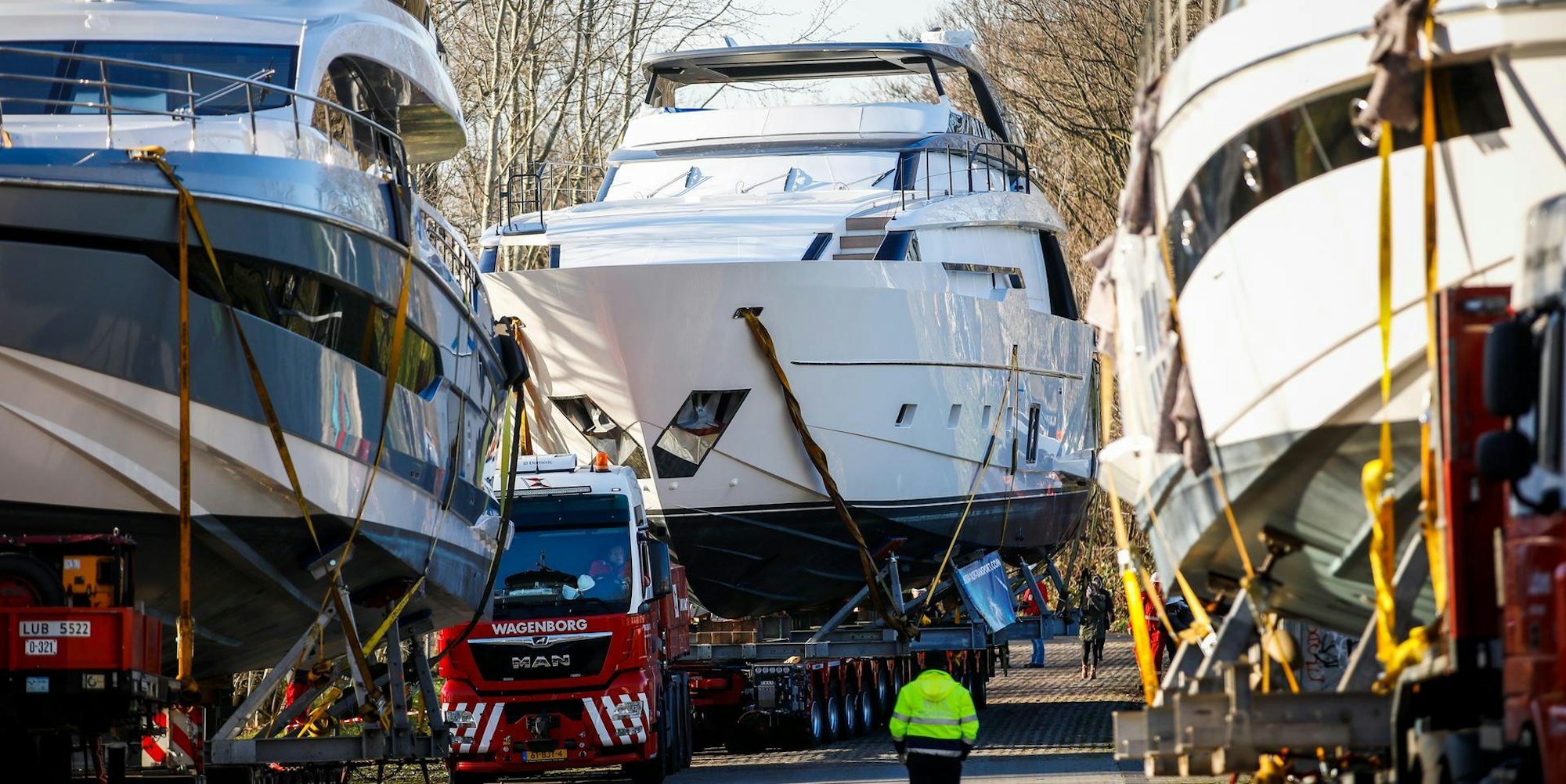 Sanlorenzo auf dem Weg in die Halle