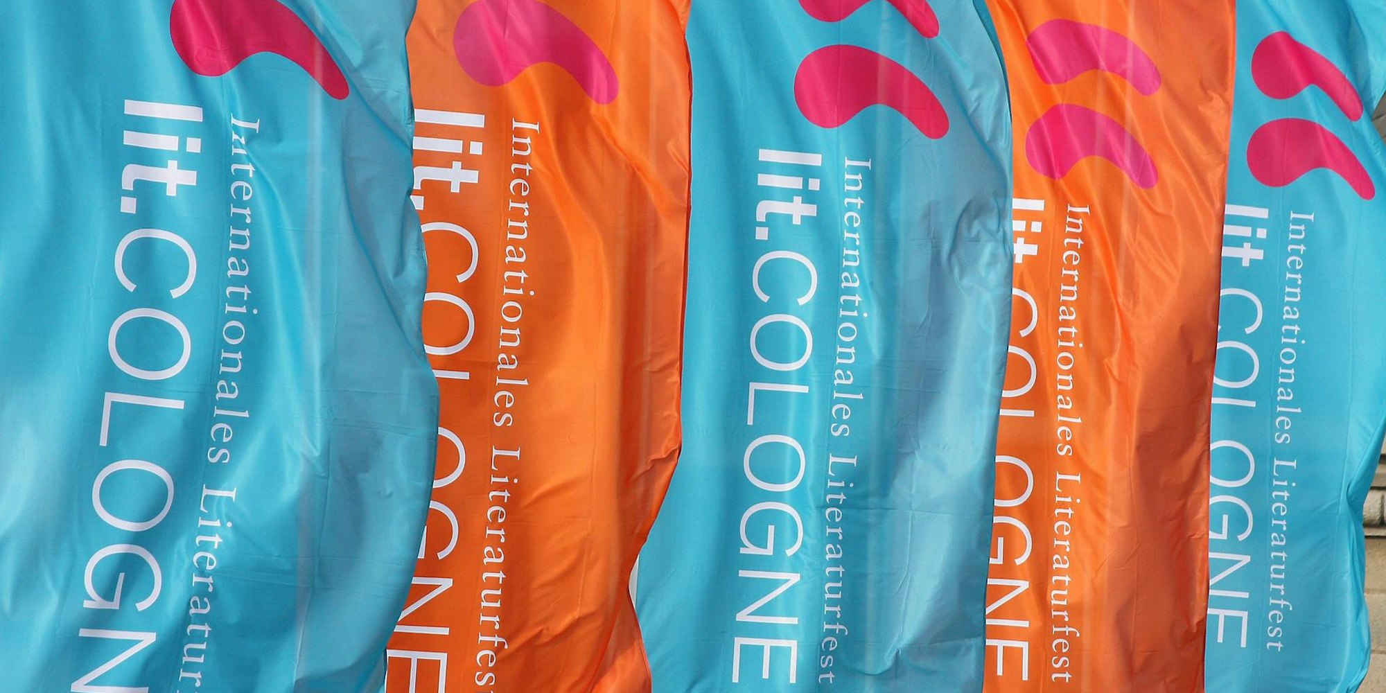 lit cologne fahnen symbol hennes