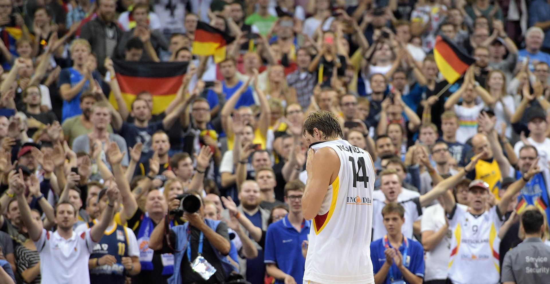 Nowitzki mit der 14