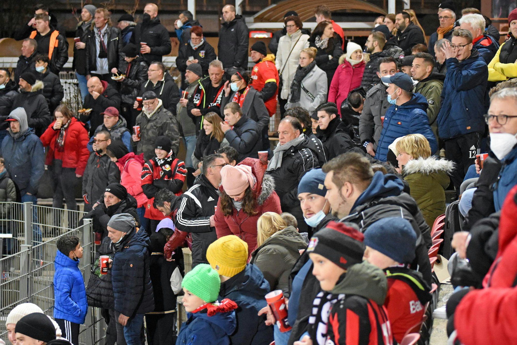 LE_Fussballspiel-Flut_(5)