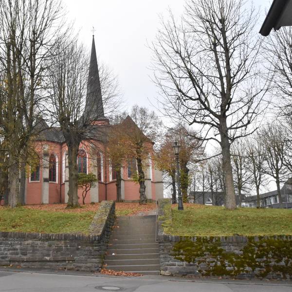 Much_Kirchplatz