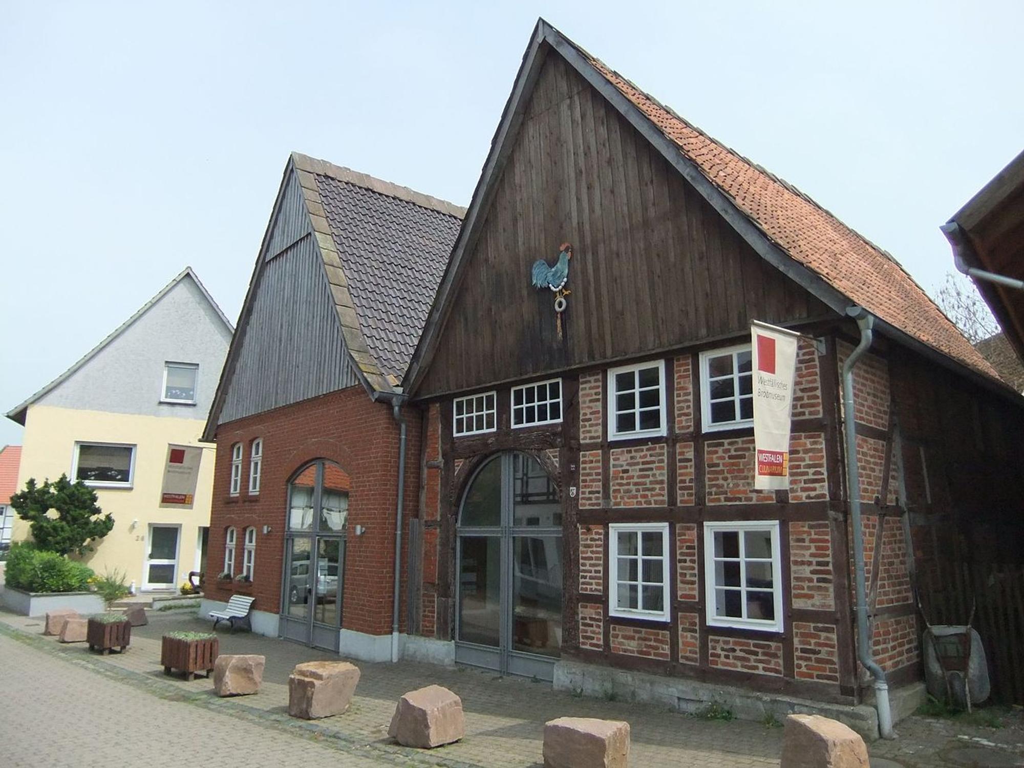 1280px-Brotmuseum_Nieheim_Westfalen_Culinarium wiki bielibob cc30
