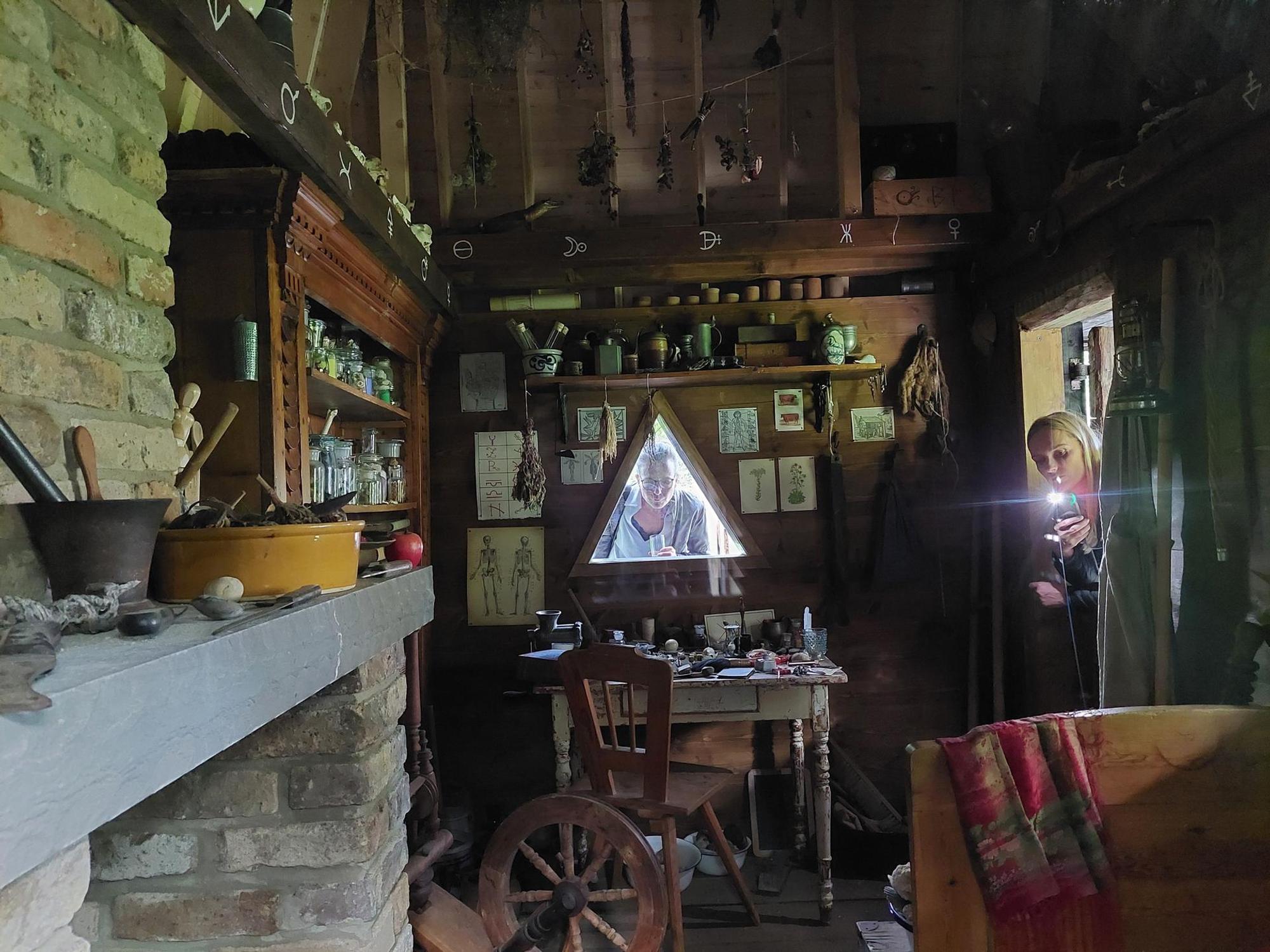 Eröffnung Witches Cottage Mark Dion Morsbroich 2