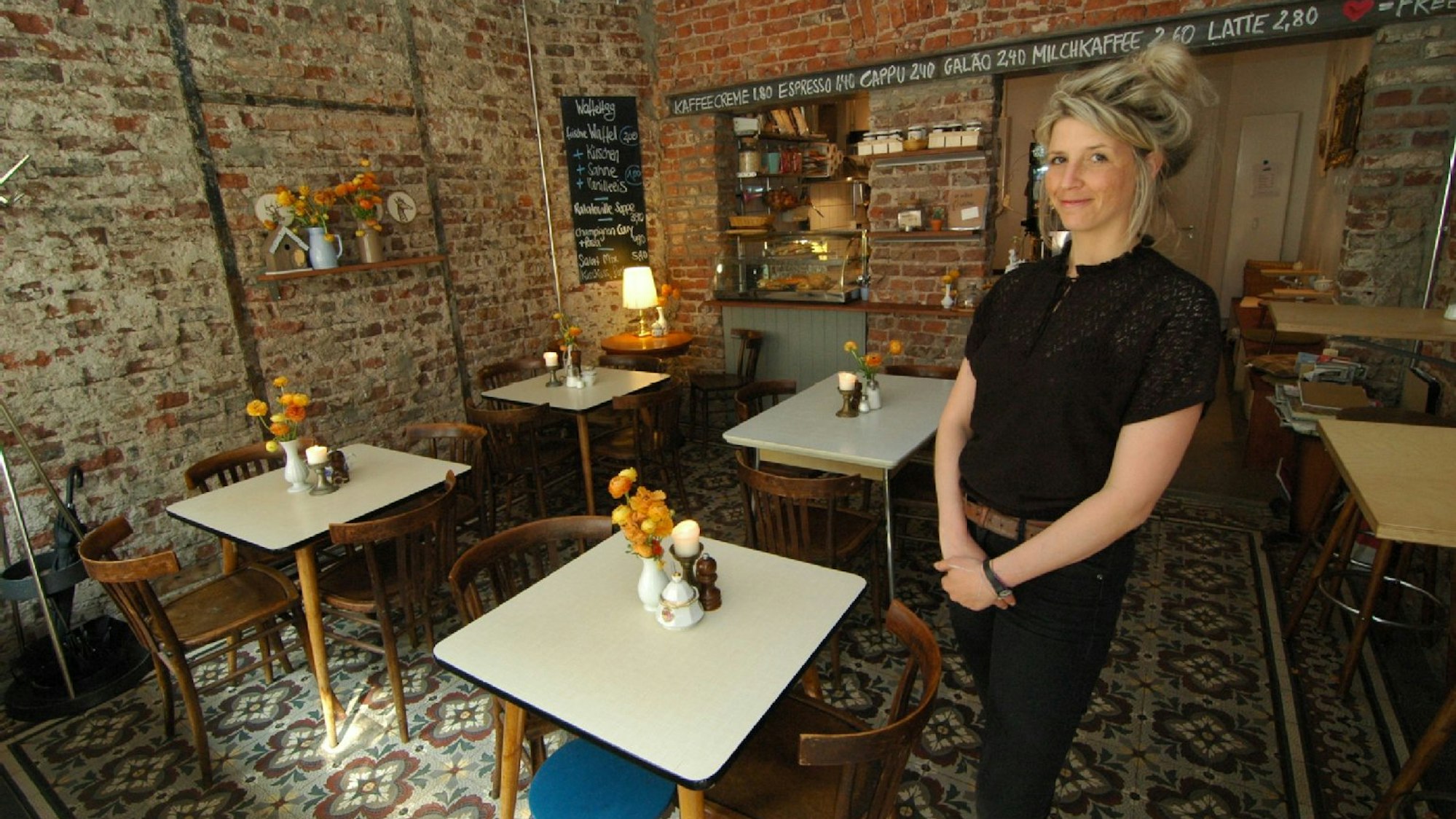 Katja Preising legt Wert auf Gemütlichkeit zwischen den Backsteinwänden.
