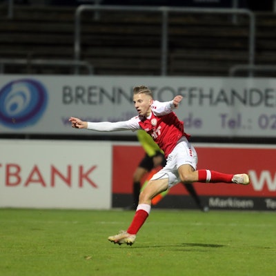 C82F0D38-03C4-4E37-B7F6-2F1FA6FD86B0