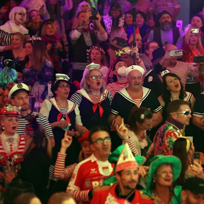 Feiernde Jecken bei Humba Tätärä