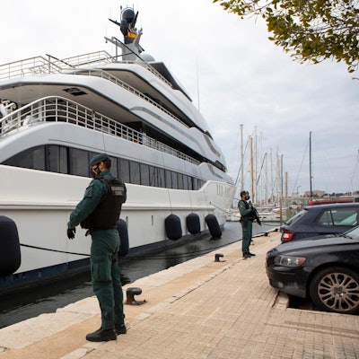 Oligarchenjacht Tango