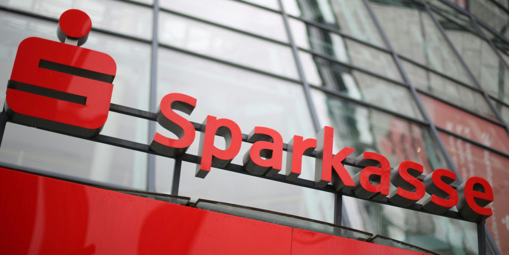 Sparkasse_dpa 221117