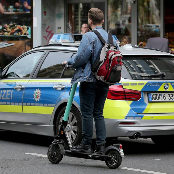 E-Scooter Symbol Polizei