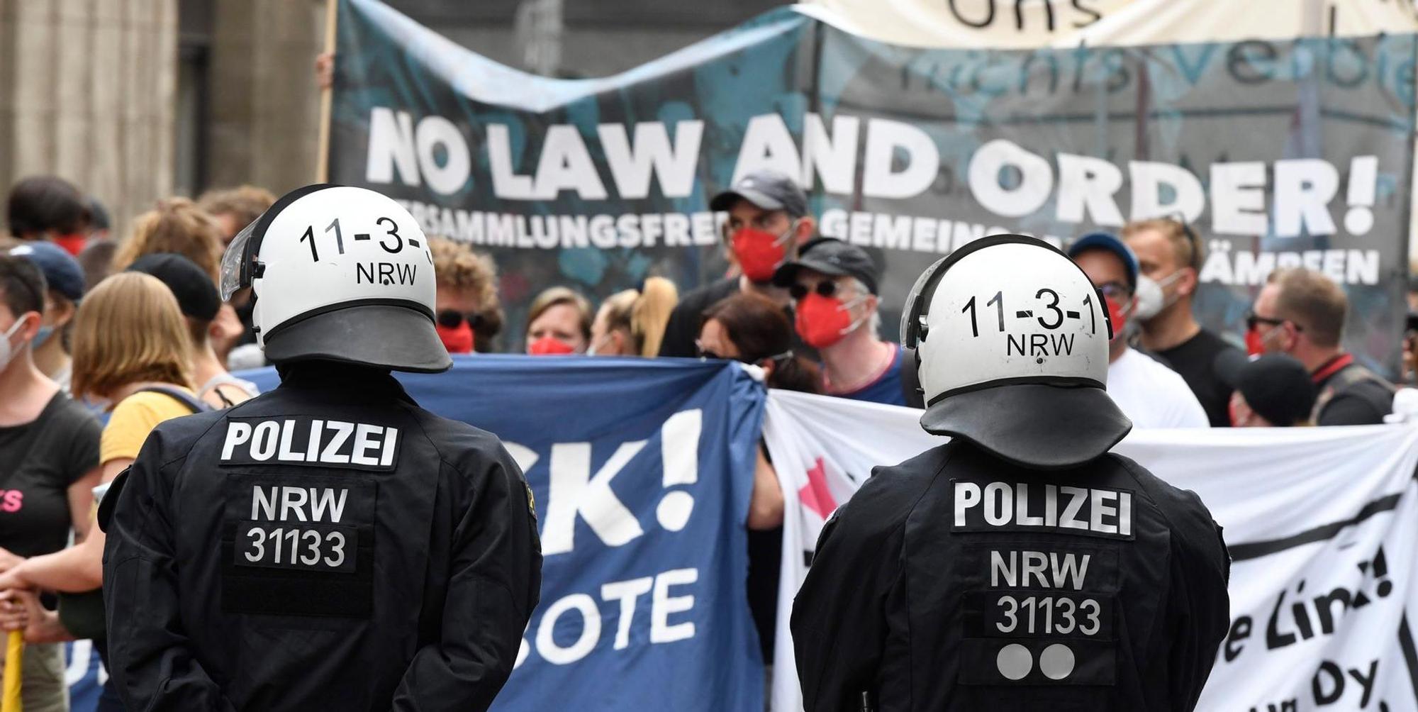 Polizisten Demo Dü