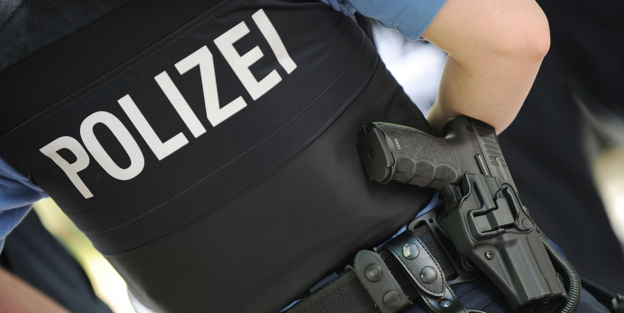 Polizei_symbolbild_schriftzug