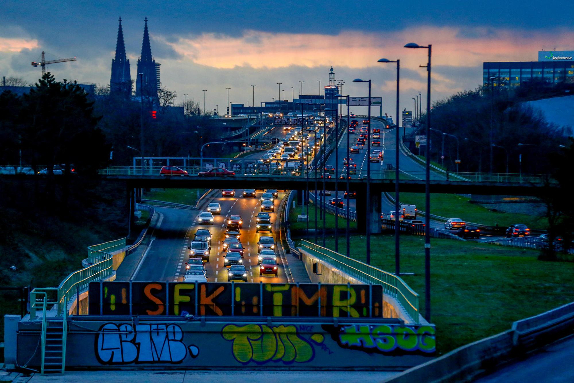 Verkehr Köln Stau SCHMÜLGEM