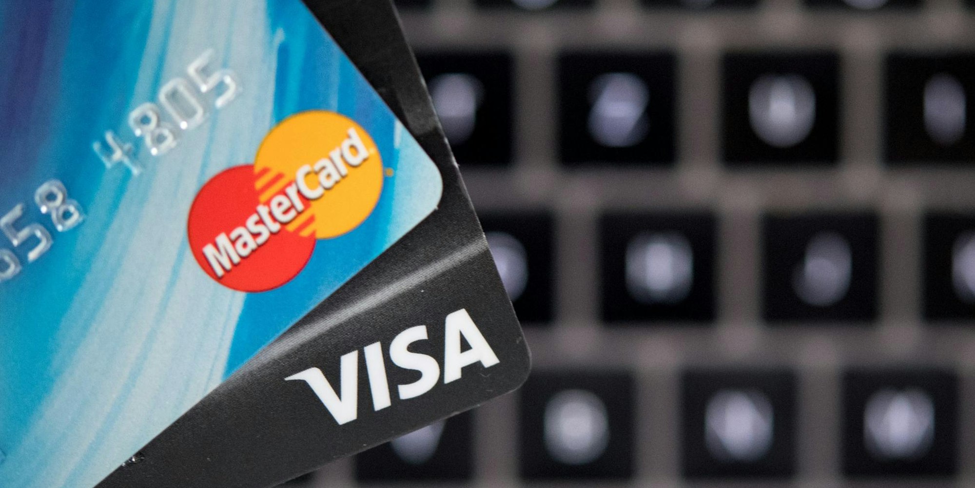 Online-Einkäufe zahlen viele bequem mit der Kreditkarte