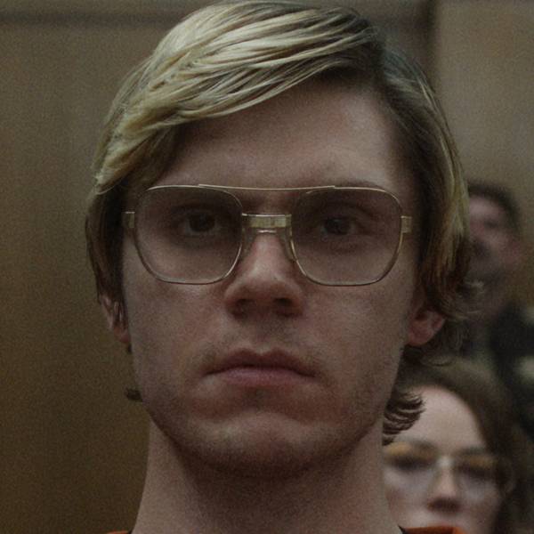 Evan Peters als Jeffrey Dahmer