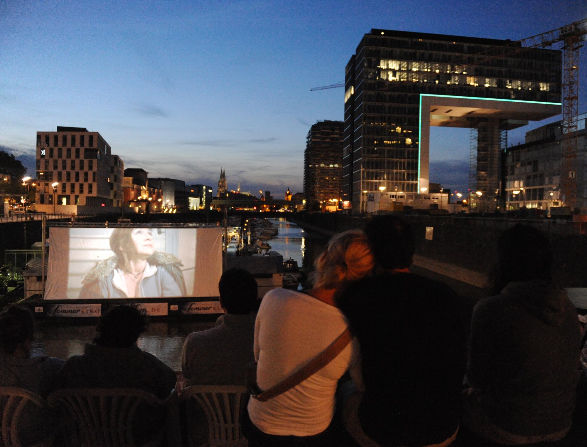 Rheinauhafen open air kino worring