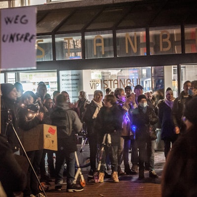 Impfgegner auf einer Demonstration in Opladen.