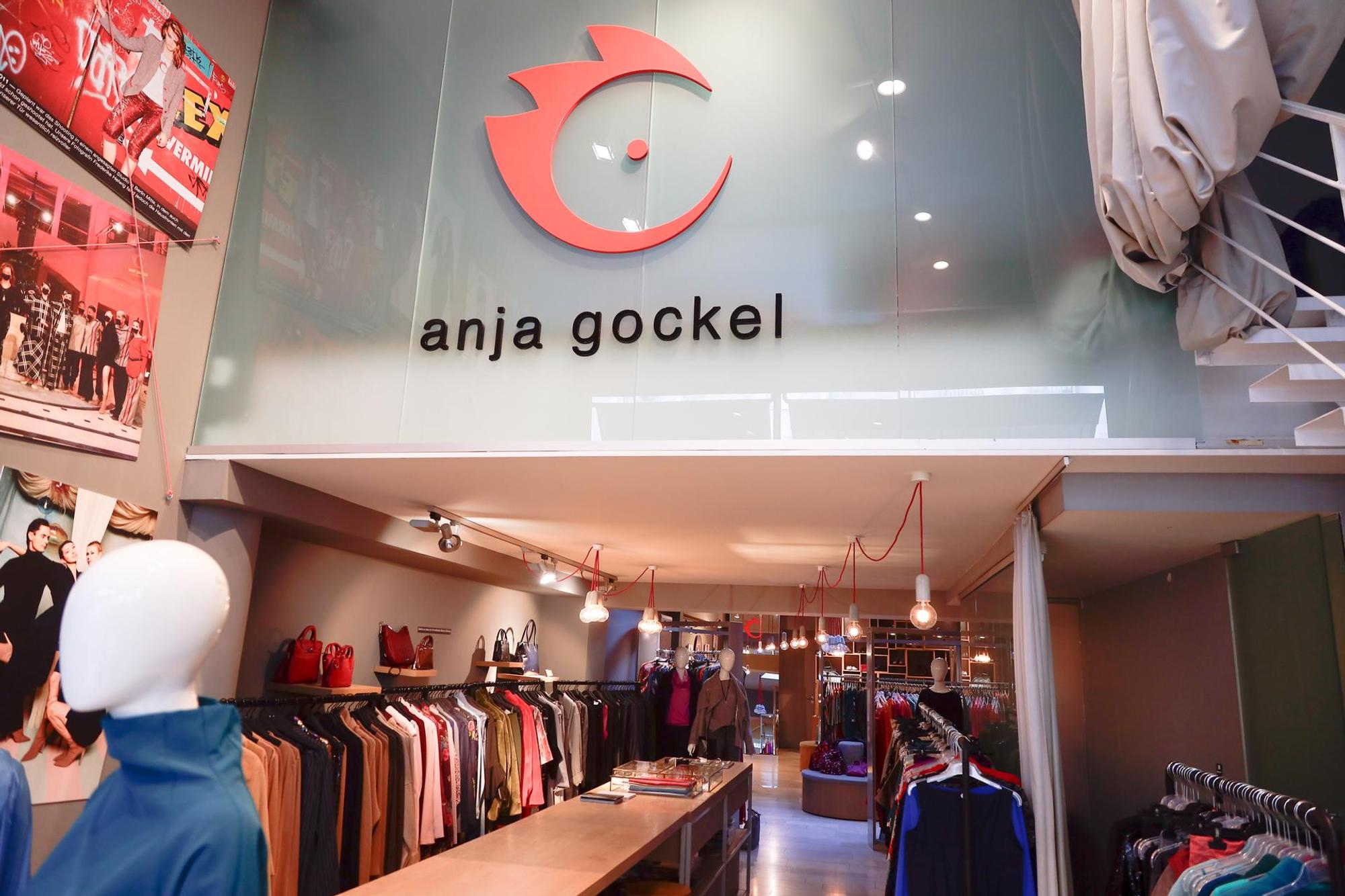 Gockel innen mit Logo