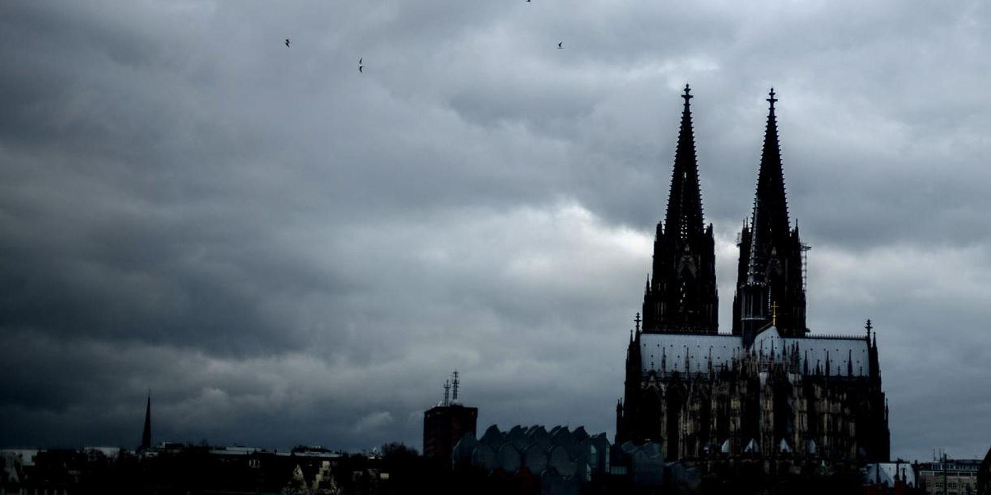 Dunkle Wolken Wom