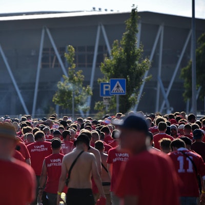 FC Fans vor dem Stadion