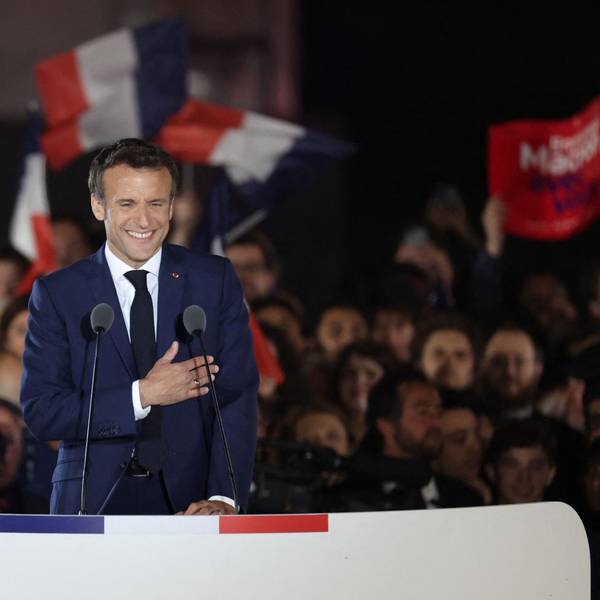 Macron Jubel Eiffelturm