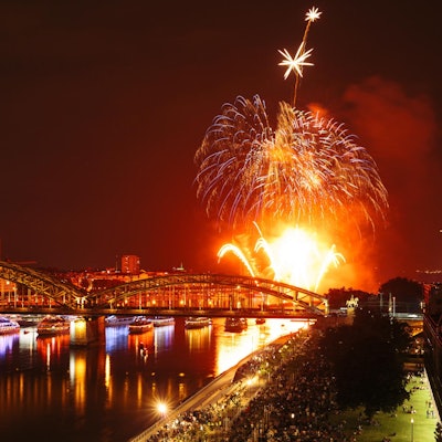 Kölner Lichter Neumann 4