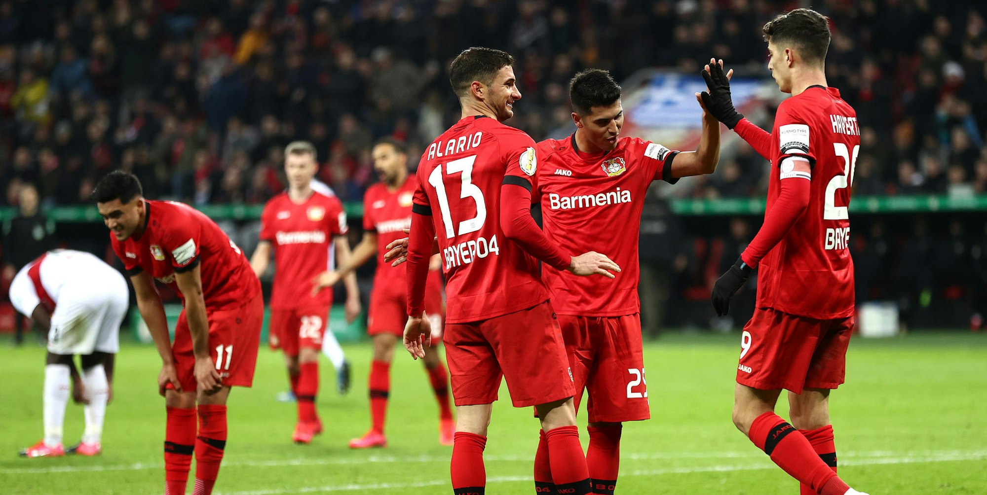 BAYER Jubel gegen Stuttgart