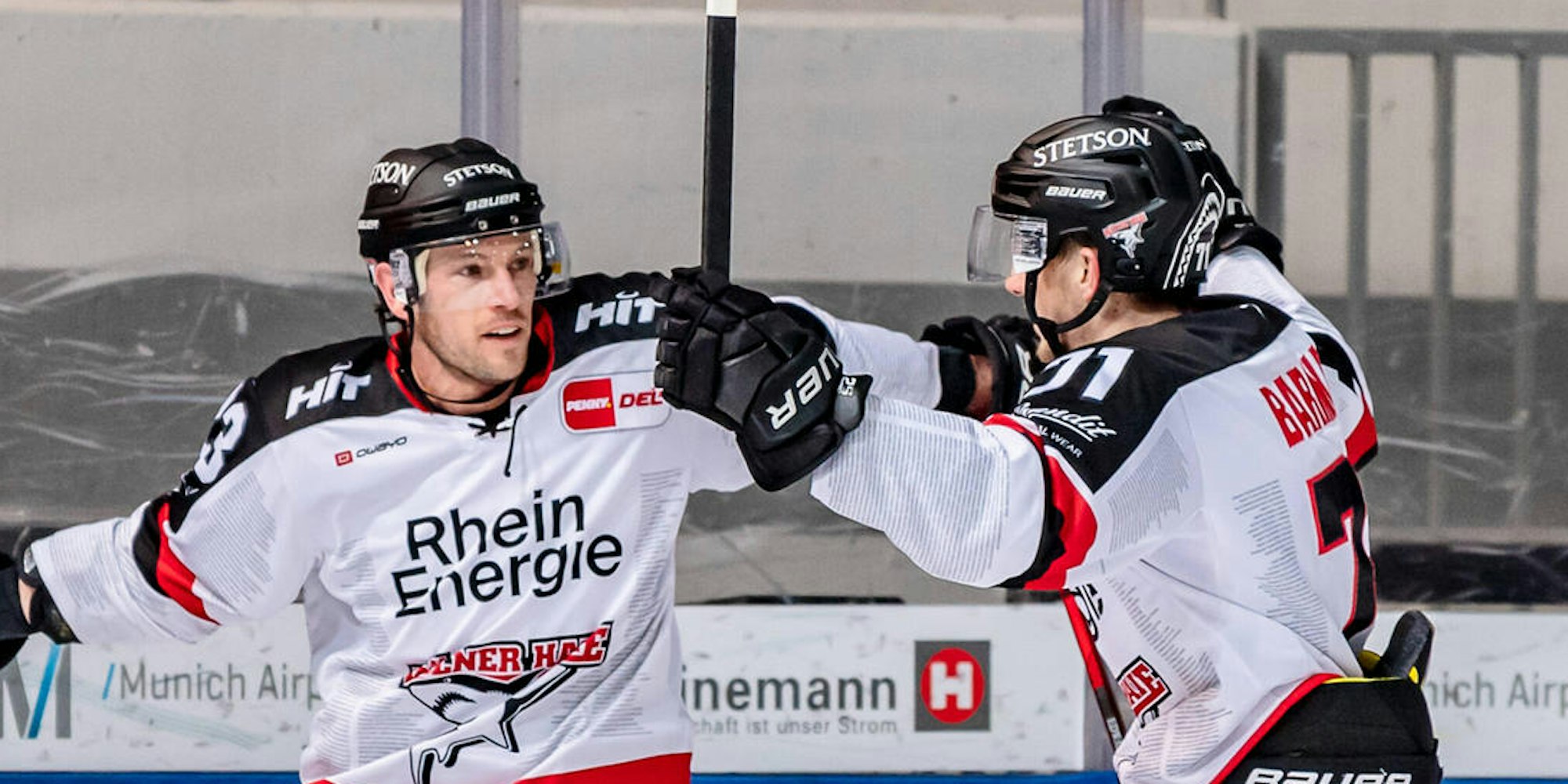 Jubelnde Haie-Profis