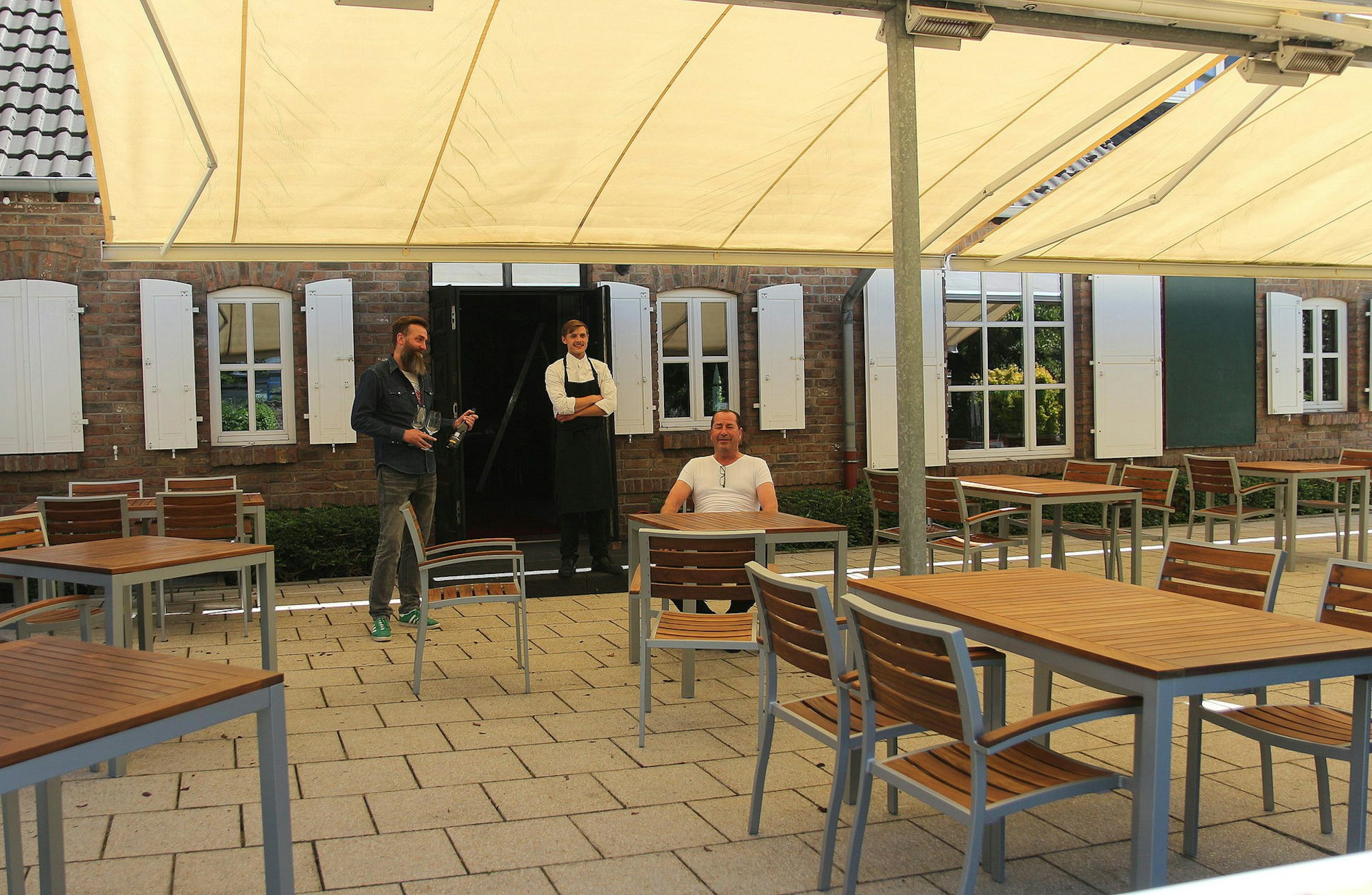 Eröffnung Zum Auerhahn Terrasse