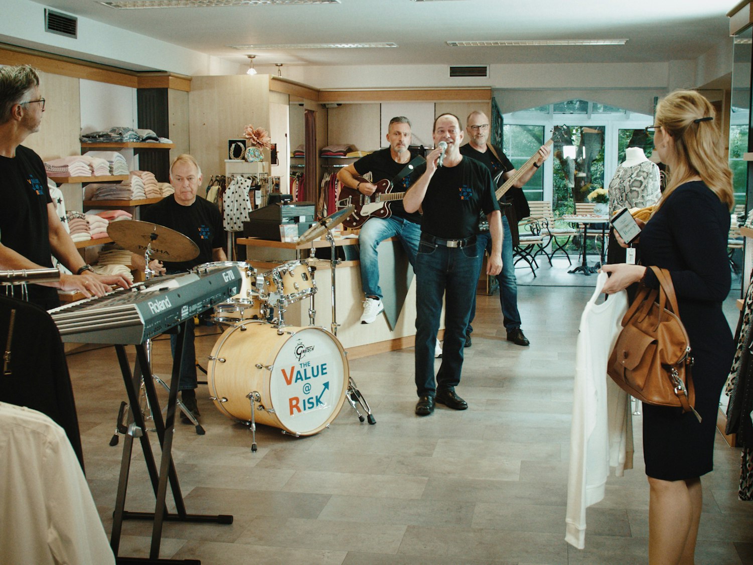 vr-bank-rhein-sieg-jingle-video.00_00_26_04.Standbild002