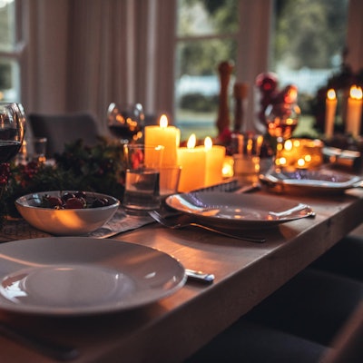 Festliche gedeckter Tisch Getty Images