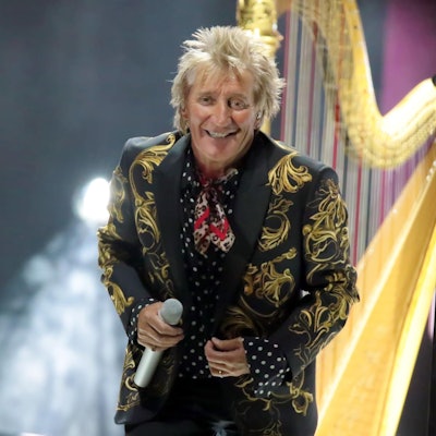 Rod Stewart auf der Bühne.