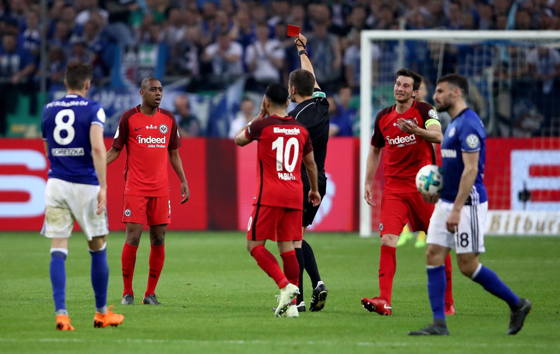 Gelson Fernandes sieht Rot im Pokal